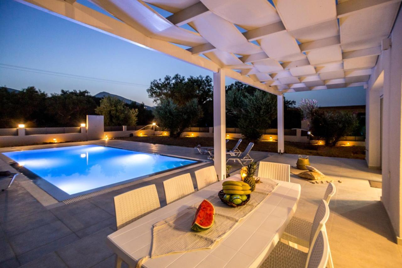 Villa Boviana With Private Swimming Pool Agios Sostis  Exterior photo